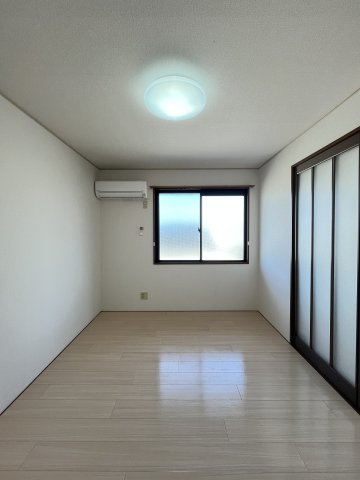 プレミールの洋室