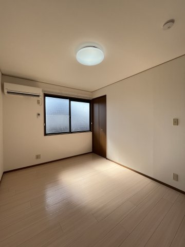 プレミールの洋室