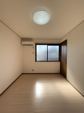 プレミールの洋室