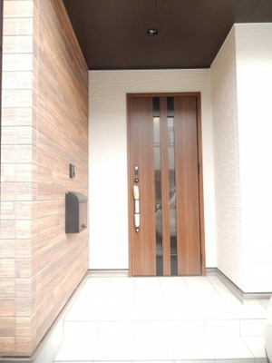 【エントランス】 | ラ・ファミーユ四日市城東Ⅱ