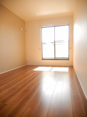 【洋室】 | ラ・ファミーユ四日市城東Ⅱ