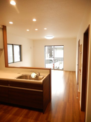 【居間・リビング】 | ラ・ファミーユ四日市城東Ⅱ