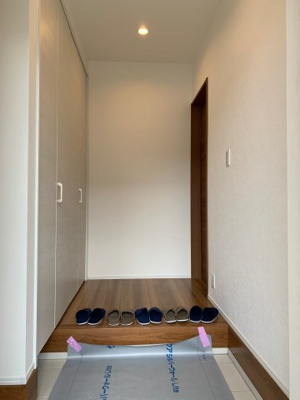 【玄関】 | ラ・ファミーユ四日市城東Ⅱ