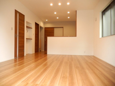 【居間・リビング】 | ラ・ファミーユ四日市城東Ⅱ