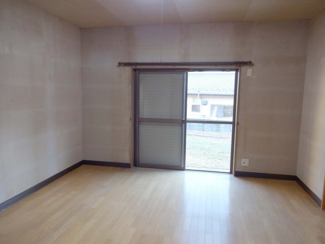 【洋室】 | 鯰田戸建て | ゆったりした洋室です