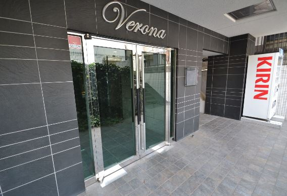 ヴェローナ信濃町ルッソのエントランス|ヴェローナ信濃町ルッソ
