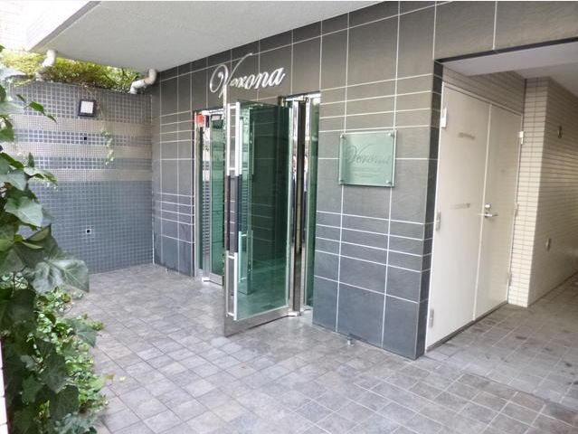 ヴェローナ信濃町ルッソのエントランス|ヴェローナ信濃町ルッソ