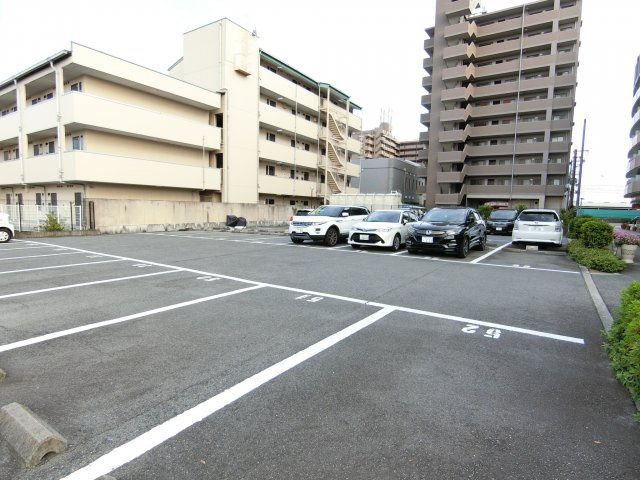 シィダーヴィレッジの駐車場