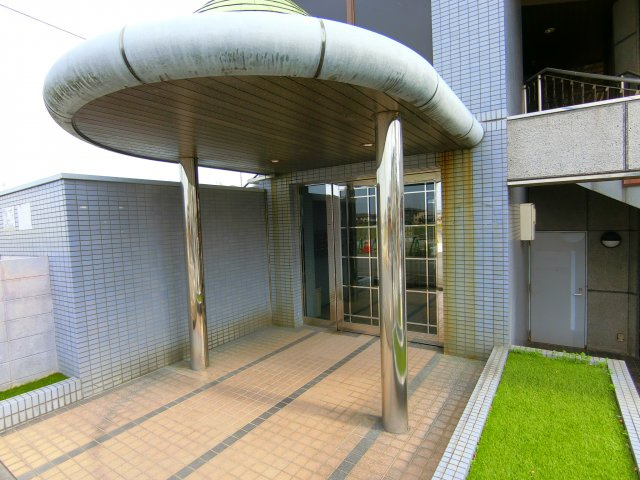 芸大ヒルズのエントランス