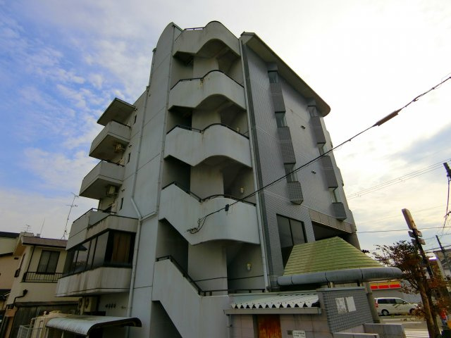 芸大ヒルズの外観