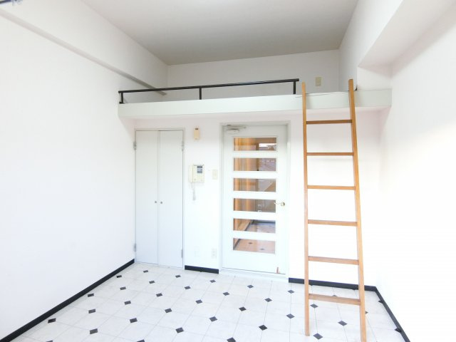 芸大ヒルズの洋室