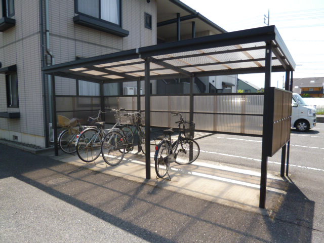 総社市清音柿木のアパートのその他共用部分|自転車置き場