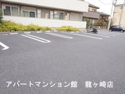 【駐車場】 | ウィステリア・リブⅠ