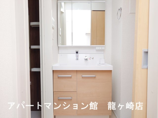 ウィステリア・リブⅠの独立洗面台