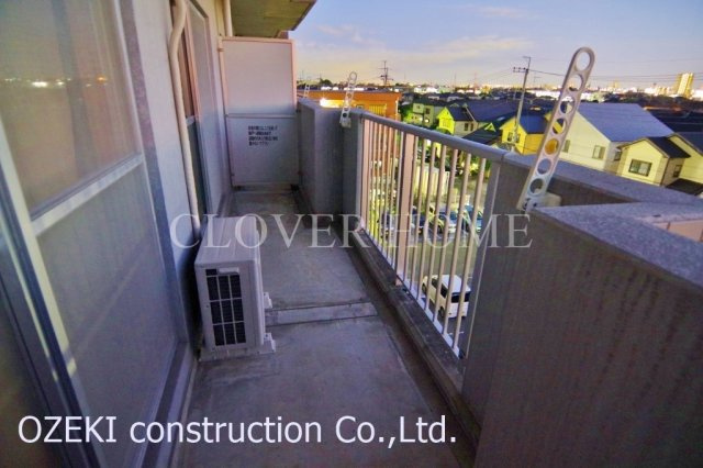 グランシャリオ千間台のバルコニー|※写真は上階のもの