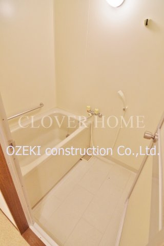 グランシャリオ千間台の浴室