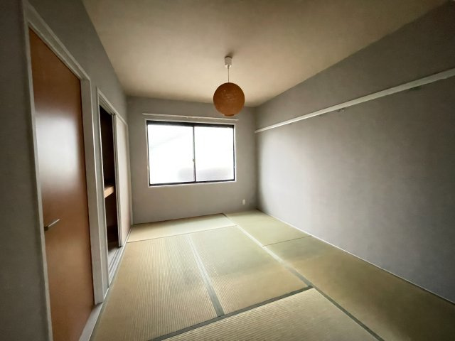 メルヴィルA棟の和室|照明器具は残置物です