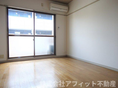 【居間・リビング】 | セレニテ伊勢ヶ丘 | 8.9帖　※写真はイメージです