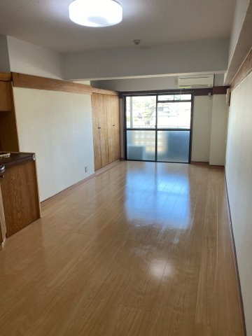 シャローム山城の洋室