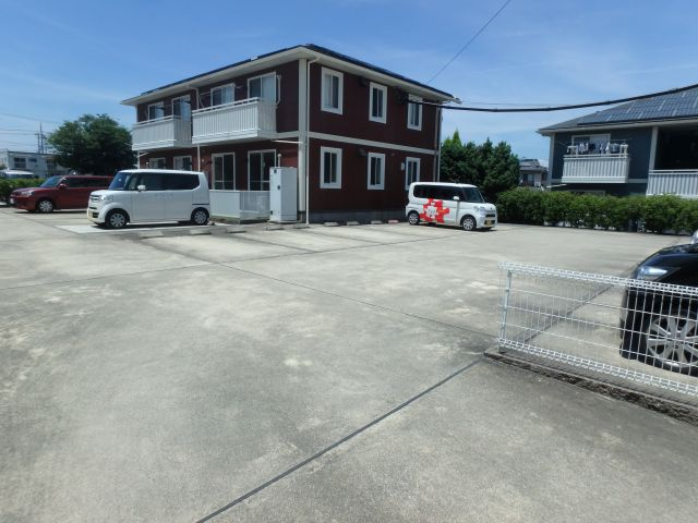 プルミエAの駐車場