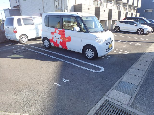 リベルテⅡの駐車場