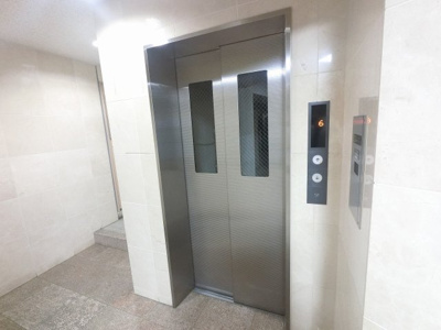【その他共用部分】 | パール岸谷公園 | お買い物時やベビーカーの出し入れに便利なエレベーター付です。