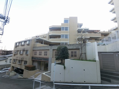 【外観】 | パール岸谷公園 | 総戸数25戸、平成17年7月築のマンションです。
専有面積60.68平米、3LDKのリフォームお部屋となります。