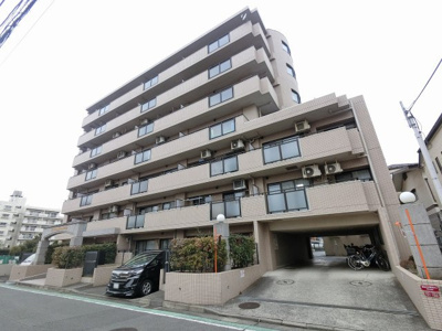 【外観】 | クリオ綱島十番館 | 総戸数56戸、1998年6月築のマンションです。
専有面積72.47平米、3LDKのリフォームお部屋となります。
