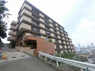 【外観】 | 総戸数87戸、昭和60年1月築のマンションです。
専有面積79.12平米、3LDKのリフォームお部屋となります。