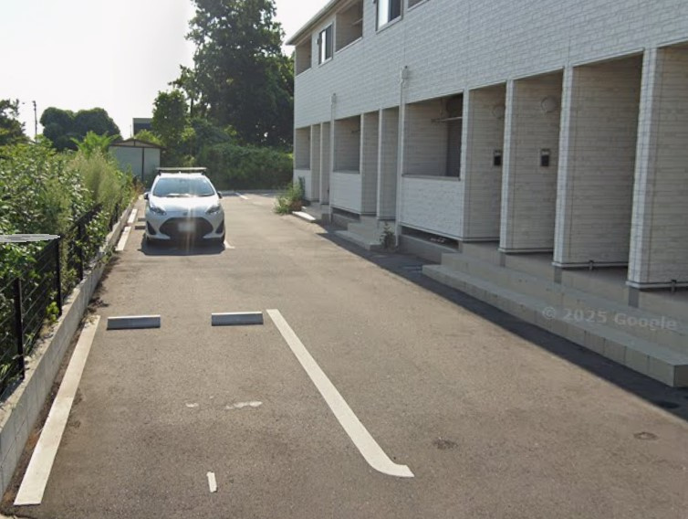 Calm Heightsの駐車場