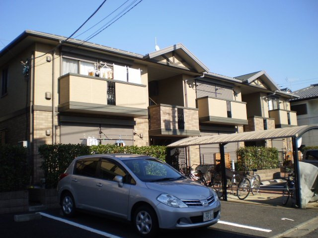 ファミール B棟の外観
