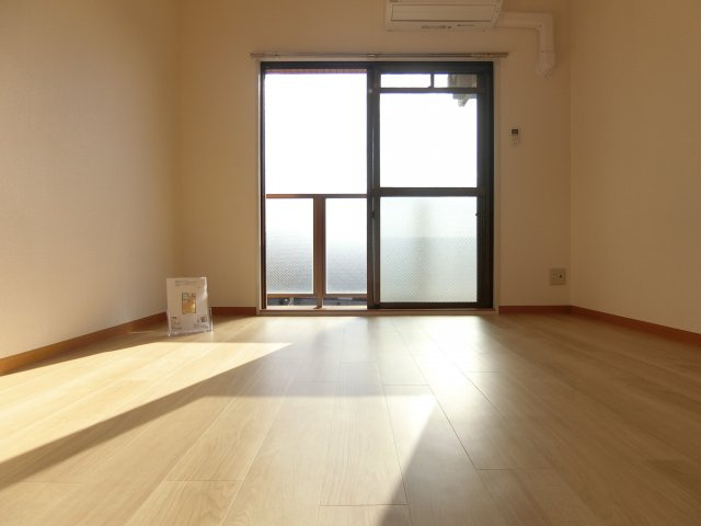 スクエア錦織の居間・リビング