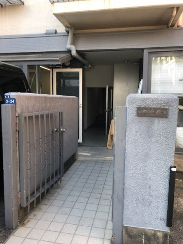 メゾン明石のエントランス
