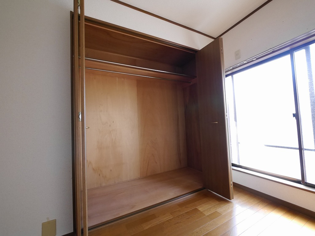 湊山町戸建の収納