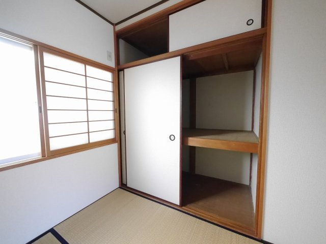 湊山町戸建の収納