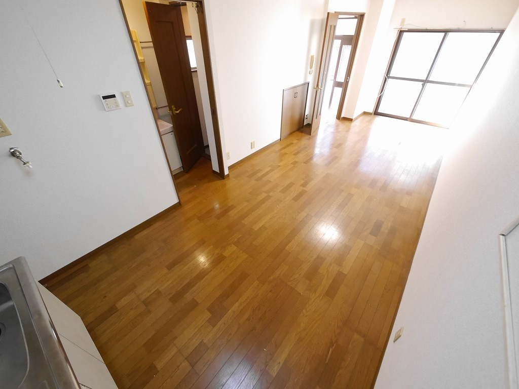 湊山町戸建の居間・リビング