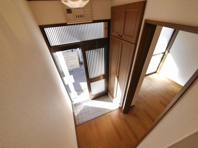 湊山町戸建の玄関