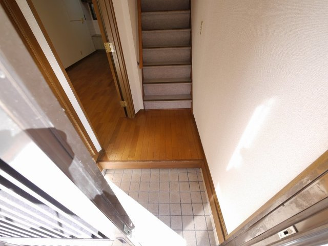 湊山町戸建の玄関