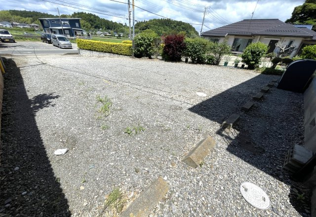エコーハイツ岩崎の駐車場