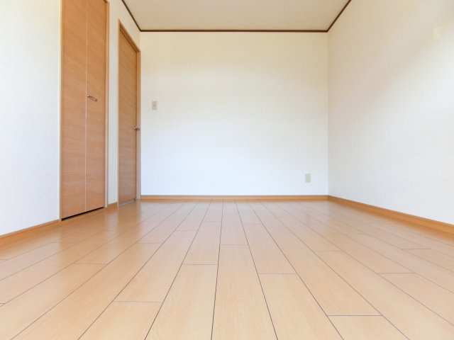 ガーデンコート大喜の洋室