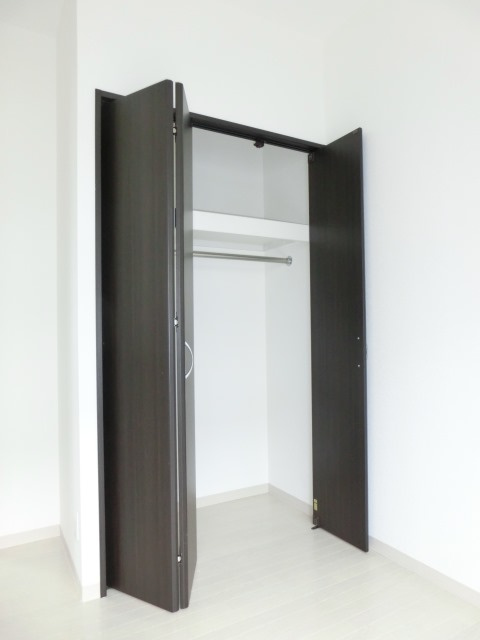 大阪市淀川区十三東３丁目の賃貸マンションの収納