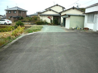 【前面道路含む現地写真】