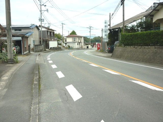 【前面道路含む現地写真】