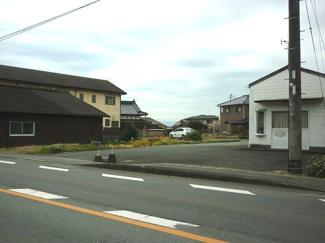 【前面道路含む現地写真】