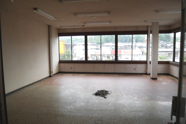 アセンドビル　２階東側の内装