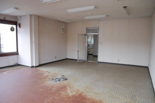 アセンドビル　２階東側の内装