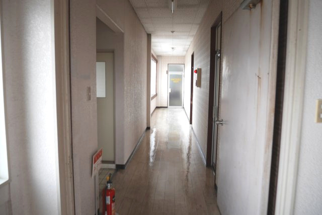 アセンドビル　２階真ん中の内装