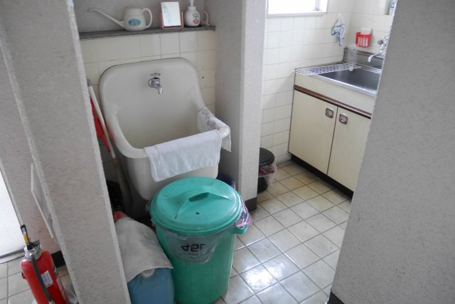 アセンドビル　２階真ん中のキッチン|共用