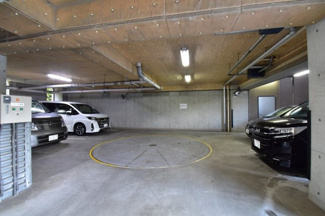 【駐車場】 | 敷地内の駐車場です。