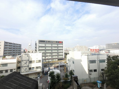 【展望】 | 羽田第一スカイマンション | ５階部分からの眺望です。
前面に建物がなく眺望が抜けており、開放感がございます。
